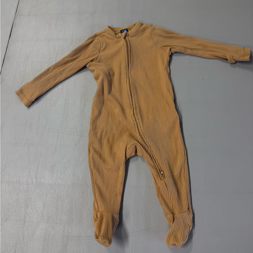 Old Navy Ribbed brown‎ Footie